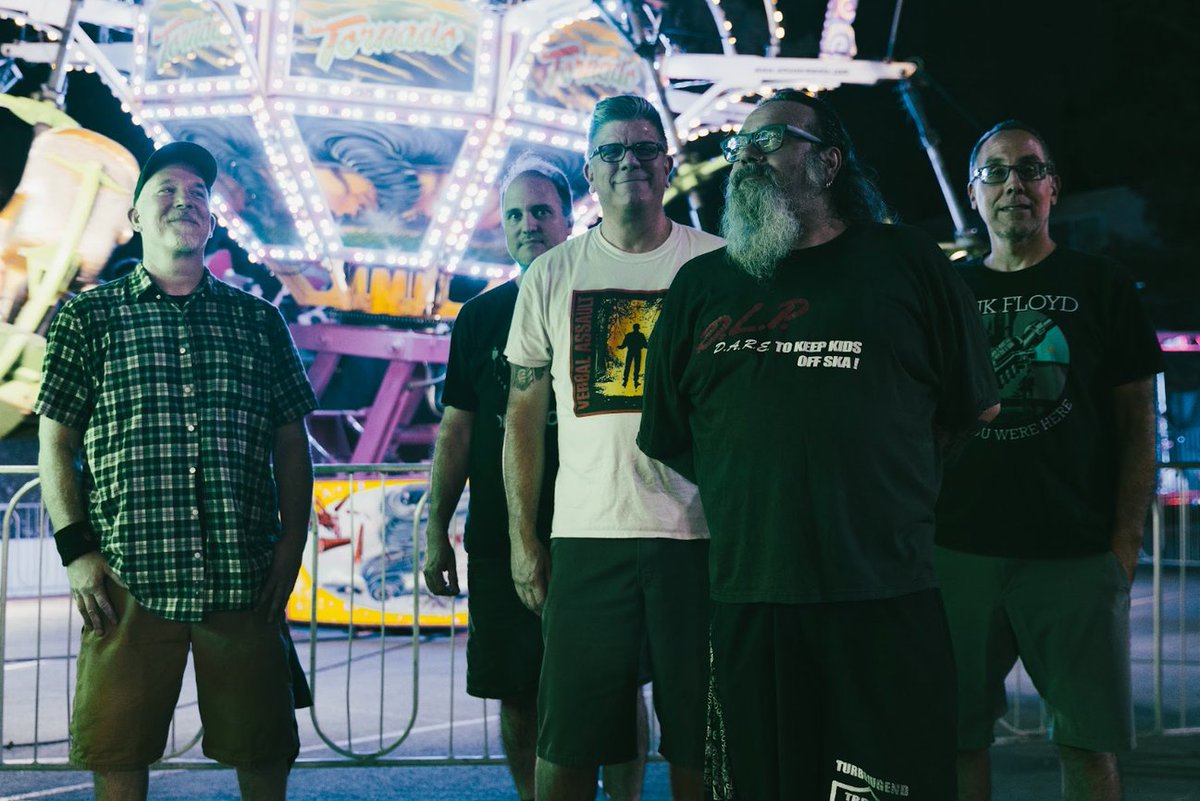 SaladDays_it's tweet image. saladdaysmag.com/los-angeles-pu… LISTEN NOW! #forclosure #punkrock #LA