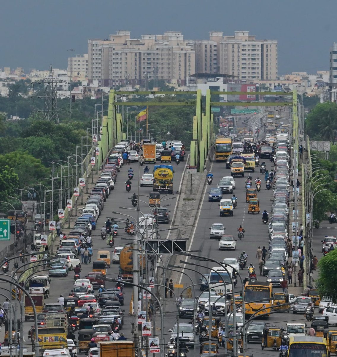 The Hindu - Chennai (@thchennai) on Twitter photo #ChennaiRains | With heavy rains predicted for tomorrow, residents of Velachery in #Chennai parked their cars on Velachery flyover on Monday, as a precautionary measure.
Photo: B. Velankanni Raj (<a href="/VelankanniRaj6/">Velankanni Raj</a>) / The Hindu #ChennaiRains | With heavy rains predicted for tomorrow, residents of Velachery in #Chennai parked their cars on Velachery flyover on Monday, as a precautionary measure.
Photo: B. Velankanni Raj (<a href="/VelankanniRaj6/">Velankanni Raj</a>) / The Hindu