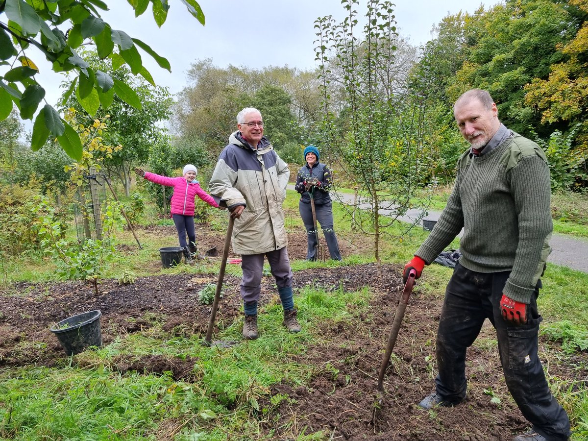 fruitnutvillage's tweet photo. Down at #KingdomForestGarden to #StartTheWeek. We're making good progress with developing the new growing spaces. #STCommunityFund https://t.co/Gznes1Z8P5