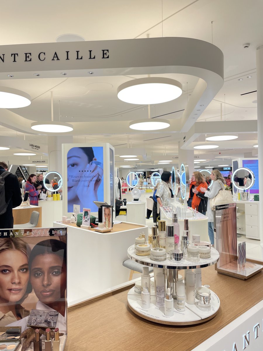 NGinitiative's tweet photo. @FenwickStores Newcastle, have transformed their beauty hall. The space is the UK’s largest beauty hall outside London, spanning 26,000 square feet and featuring more than 160 brands. There are exclusive events and experiences right up until 16th October.

https://t.co/gPosEcCSxZ https://t.co/p0hN3P86Sp