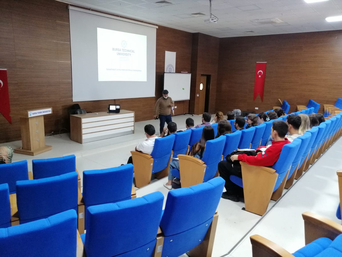 btupolimer's tweet photo. Bu akademik yılda bölümümüze katılan birinci sınıf öğrencilerimiz, bölümümüzün akademik kadrosuyla bir araya geldi. https://t.co/MF0zcw0UPx