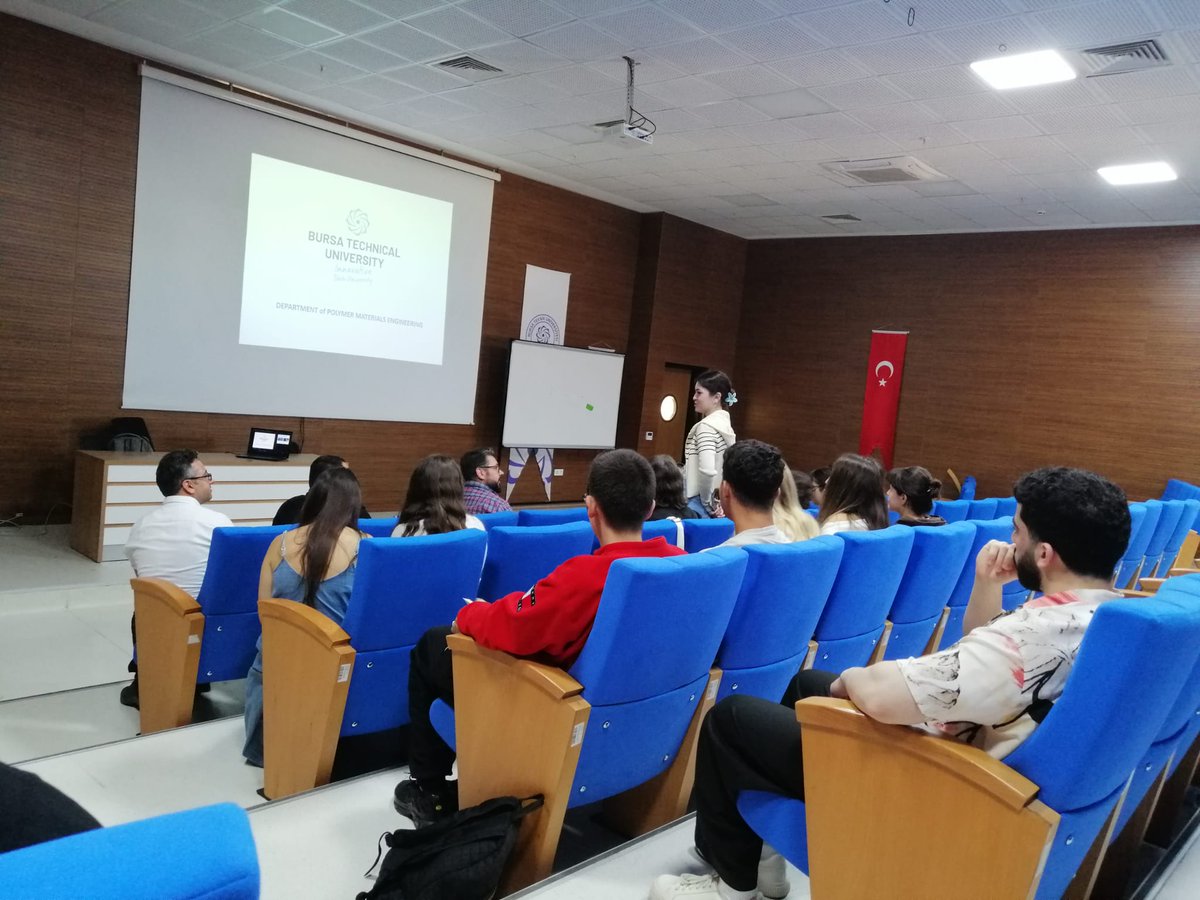 btupolimer's tweet photo. Bu akademik yılda bölümümüze katılan birinci sınıf öğrencilerimiz, bölümümüzün akademik kadrosuyla bir araya geldi. https://t.co/MF0zcw0UPx