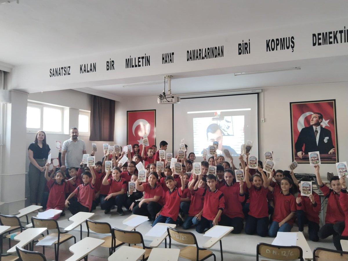 Nizipislimsayin's tweet photo. Maarif modelinde uygulanması gereken okul temelli etkinlikler kapsamında, tüm 5.sınıflarımız yazar Hasan Başdemirin "Yol Arkadaşım-Zafer Yolunda" kitabını okudu ve yazarı ile zoom uygulaması üzerinde canlı söyleşi gerçekleştirildi.
@bayeved
@Fatihhozdeniz
@Rdvn_Oymak
@kzkmustafa https://t.co/W5sCIySEnO