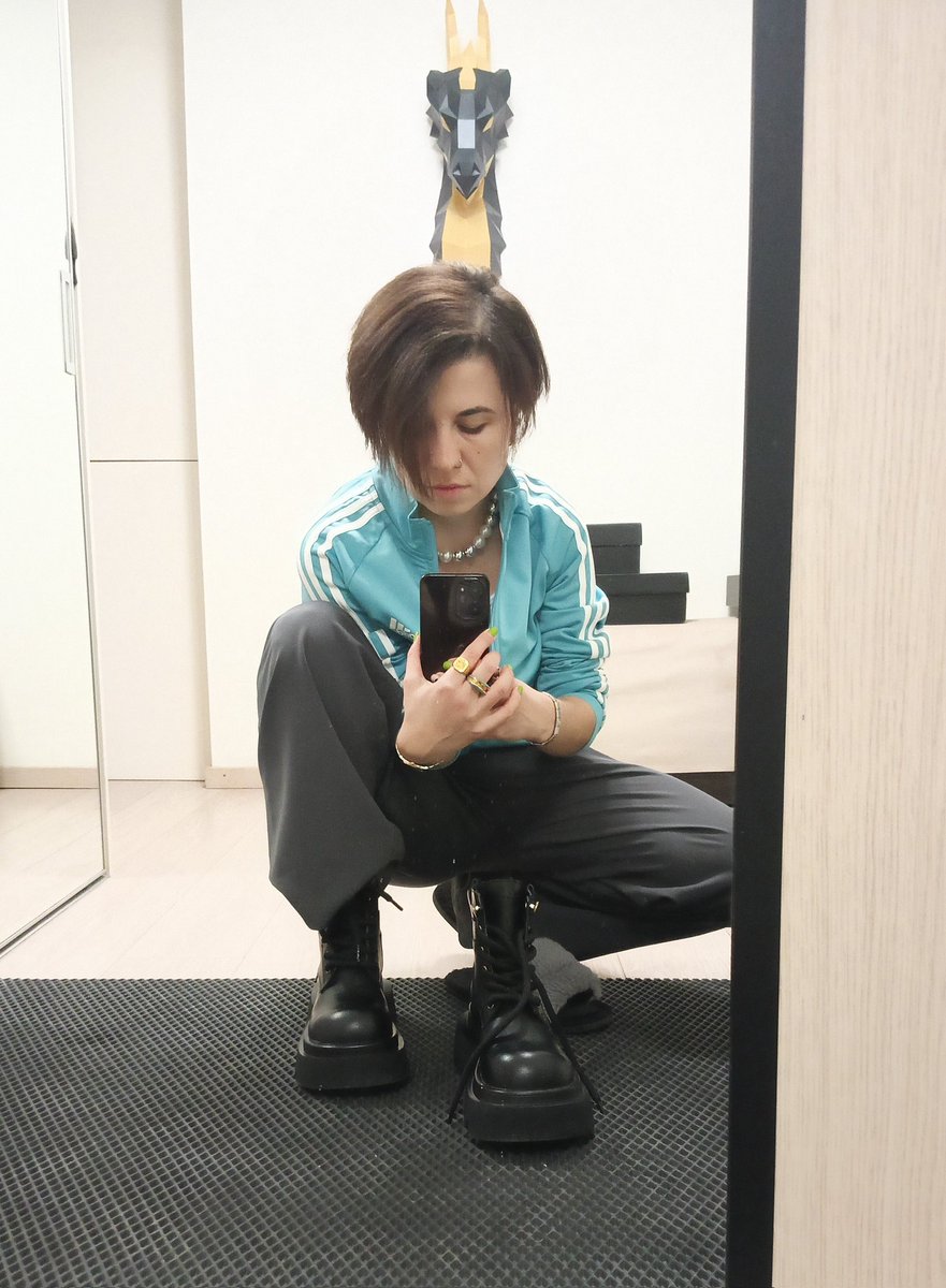 charlie (@tom_hathaway) on Twitter photo 