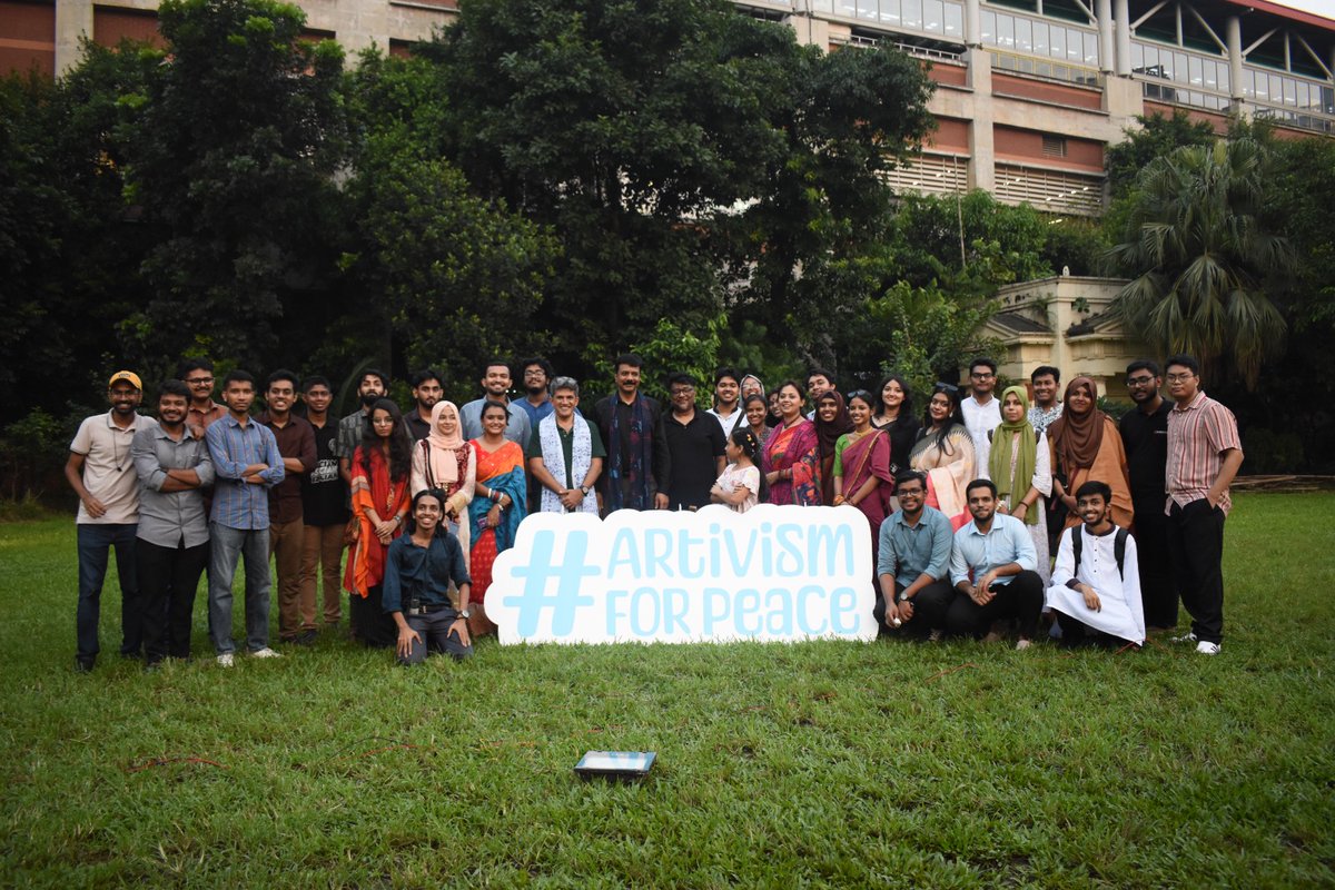 UNDP_BD's tweet photo. The #ArtivismforPeace exhibition, organized by @UNDP under its #PTIB initiative, showcased 35 artworks promoting peace and tolerance, funded by @NorwayAmbBD. The exhibition aimed to foster inclusivity in 🇧🇩.
Learn more: https://t.co/9LDGJjwehs https://t.co/2A5fTCKYkE