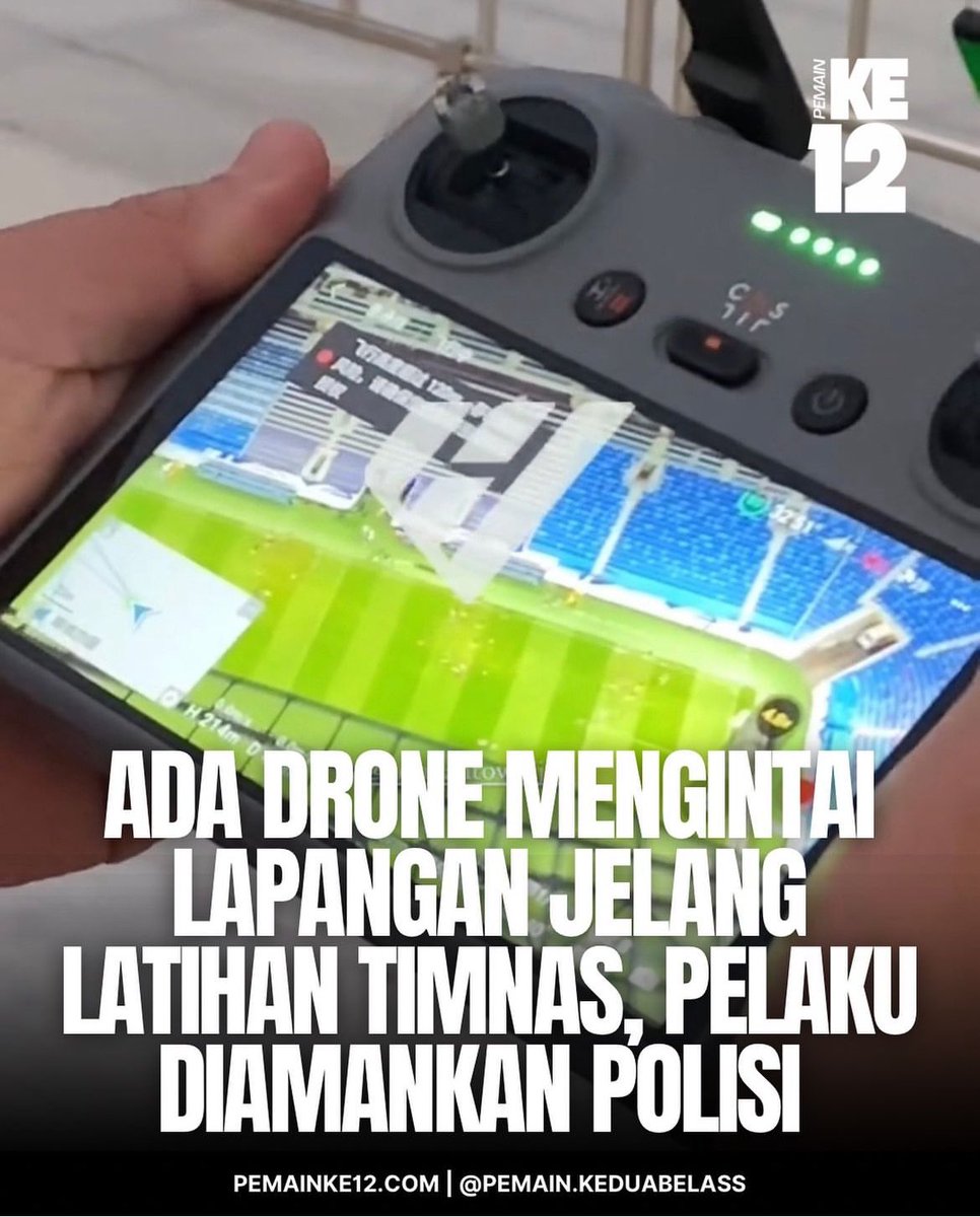 PostSparkX's tweet photo. 🚨BREAKING : Ada drone mengintai lapangan jelang latihan Timnas Indonesia, Pelaku diamankan Polisi🫢

awalnya ada warlok yang terbangin drone di stadion untuk besok tanding jelang Latihan Timnas, tapi udah diamankan polisi🫠

#TimnasDay https://t.co/JOcjPNhCtr
