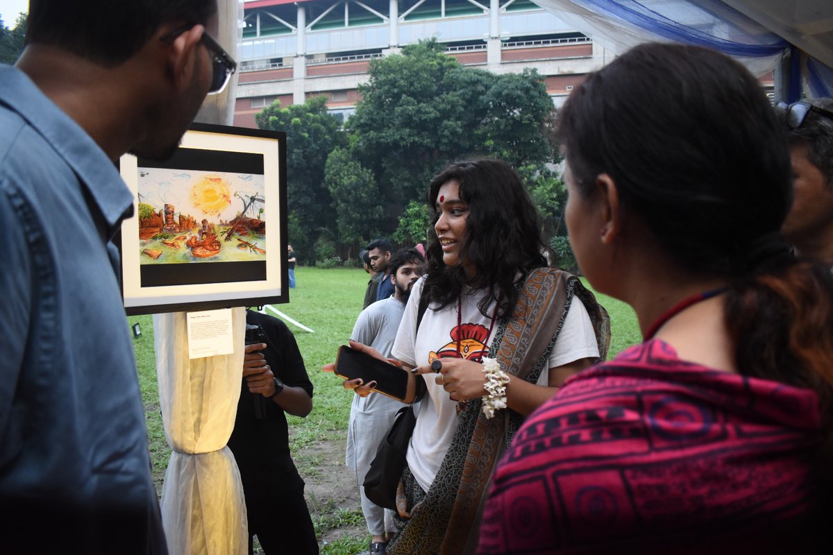 UNDP_BD's tweet photo. The #ArtivismforPeace exhibition, organized by @UNDP under its #PTIB initiative, showcased 35 artworks promoting peace and tolerance, funded by @NorwayAmbBD. The exhibition aimed to foster inclusivity in 🇧🇩.
Learn more: https://t.co/9LDGJjwehs https://t.co/2A5fTCKYkE