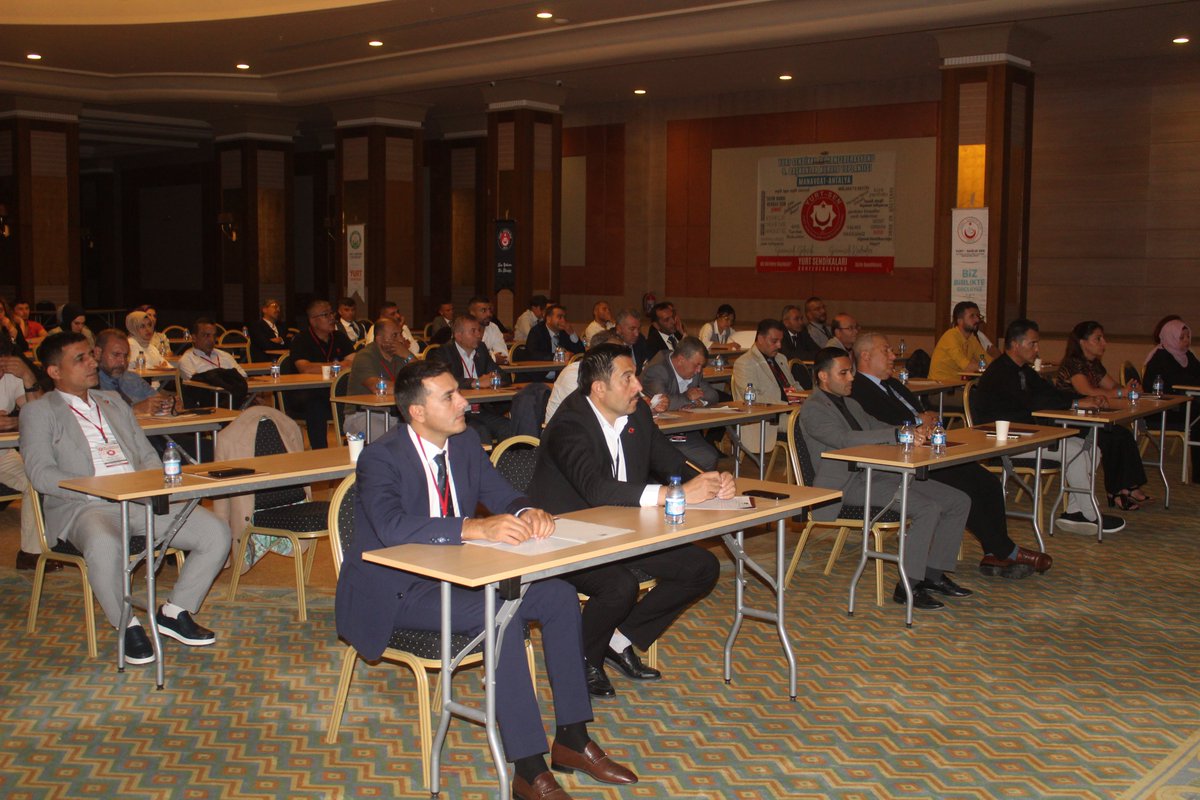 yurtsendikalari's tweet photo. yönetim kurulları ile Yurt Sendikaları Konfederasyonu Genel Başkan Yardımcısı ve Yurt Büro Sen Genel Başkanı Murat Bedir, Yurt Sendikaları Konfederasyonu Genel Başkan Yardımcısı Hukuk ve Mevzuat İşleri Başkanı Orhan Tezer ve https://t.co/OuVWydkVbQ