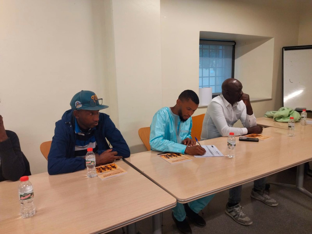 CasCatSen's tweet photo. Gracias #Girona por un excelente taller sobre el #PactoMundialMigraciones el 6 de octubre 📷. Nos preparamos para #Canarias y #VitoriaGasteiz, donde seguiremos promoviendo una migración segura y respetuosa. #TejiendoRedes #PMM #DerechosHumanos https://t.co/tQ8A31o0Ph