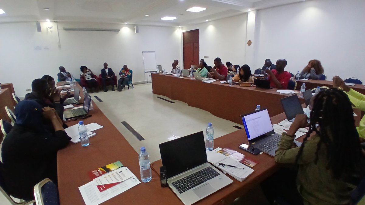 sarah_mangaza's tweet photo. Ouverture d'1format° d Journalistes, ce 14octobre2024, #Abidjan. C'est 1initiative d la @CENOZO_Afrique, pr promouvoir le Journalisme d'investigat° en Afriq centrale&amp;l'ouest. Objectif: améliorer la qualité d infos sur le changement climatiq. @environews_rdc https://t.co/KbZoB2z2Ih