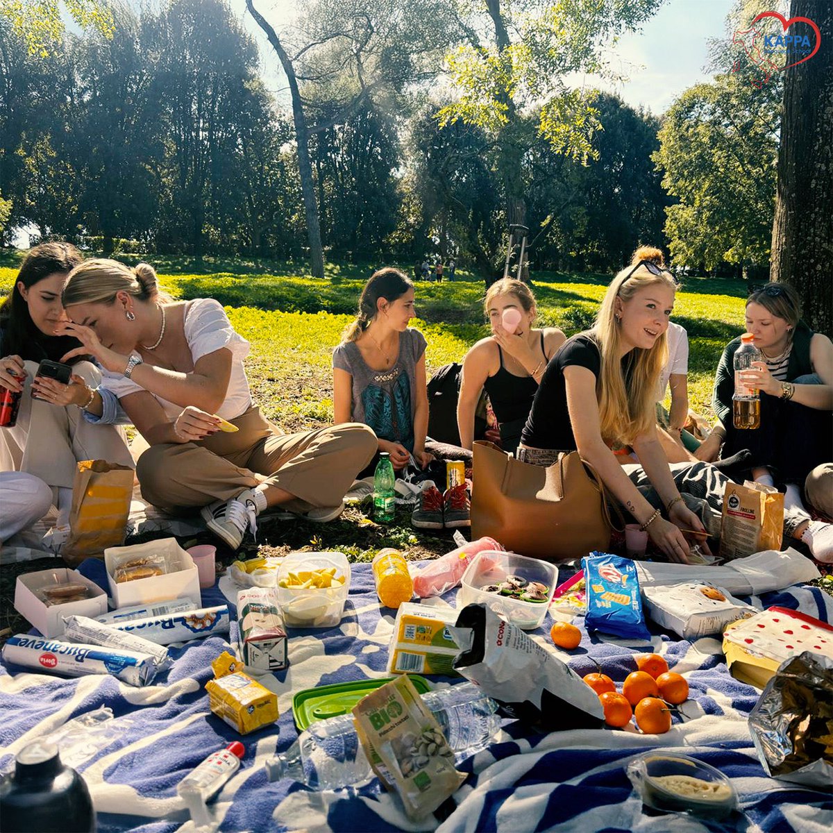 kappalanguage's tweet image. Le foto di un'"ottobrata romana" baciata dal sole a villa Borghese, in compagnia delle nostre studentesse au pair! &amp;lt;3 🌞 

#learnitalian #iostudioconkappa #italianoL2 #italiancourse