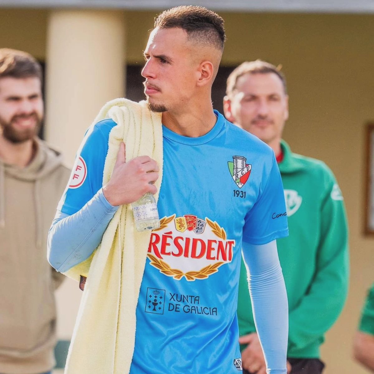 ASantome1's tweet photo. 🥅+🧤+⚽+❤️💚 = 😁 https://t.co/oPUXhQWQM7