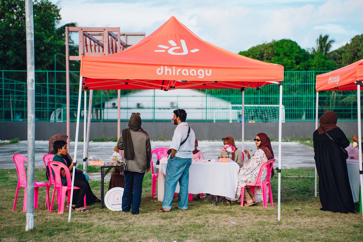 This was followed by pop up stalls with local creatives and small businesses including @jueri_fvm <a href="/eeyamv/">سعدون اشكناني</a> <a href="/gathaatales/">Gathaatales by Nadu</a> <a href="/islandlore/">emmy</a>.mv @ilysmaldives @artsby_sinu @thedelightfulfvm @aehtheri <a href="/desserthouse/">TangShuiWo</a>.h <a href="/ZeroWasteMv/">Zero Waste Maldives</a>