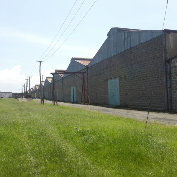 amerix's tweet photo. NAKURU BLANKETS manufactured wool garments & fabrics like blankets, yarn, and sweaters.

The raw material came from Merino sheep in Molo.

NAKURU was a bubbling industrial town that directly and indirectly employed 300,000 people. 

Merino sheep farming in Molo sustained 2,000 farmers.

Pyrethrum farming in Nakuru sustained 3,000 farmers.

Boomers found our industries sustaining our economy, but instead of protecting and incentivizing them, they promoted tribal politics, violence, and corruption, which crippled our local manufacturing industries.

Other industries in Nakuru that collapsed are:

• Pyrethrum Industry

• Kenya Farmers

• Eveready Batteries

• Unga Limited

Nakuru had the most spectacular Agriculture Society of Kenya (ASK) show, only compared to Nairobi.
Nowadays, the Nakuru ASK show is just a pale and hollow shadow of its past.

Politicians have destroyed our dreams, aspirations, and future.

Kenya needs a new breed of politicians.

All these senile boomers, together with their docile X-generation buffoons, must go.

Siasa Mbaya, Maisha Mbaya.

#ManDay