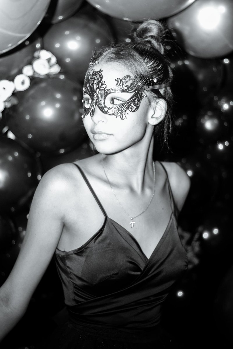 zelnaharrison's tweet photo. Underneath the glow and dim lights and the hum of music, the night unfolds like a secret - laughter spills over glasses, stolen glances speaks louder than words, and for a few hours, the world outside fades away as we lose ourselves in the magic of the moment. 

#zelnaharrison https://t.co/j0qsivcP8E
