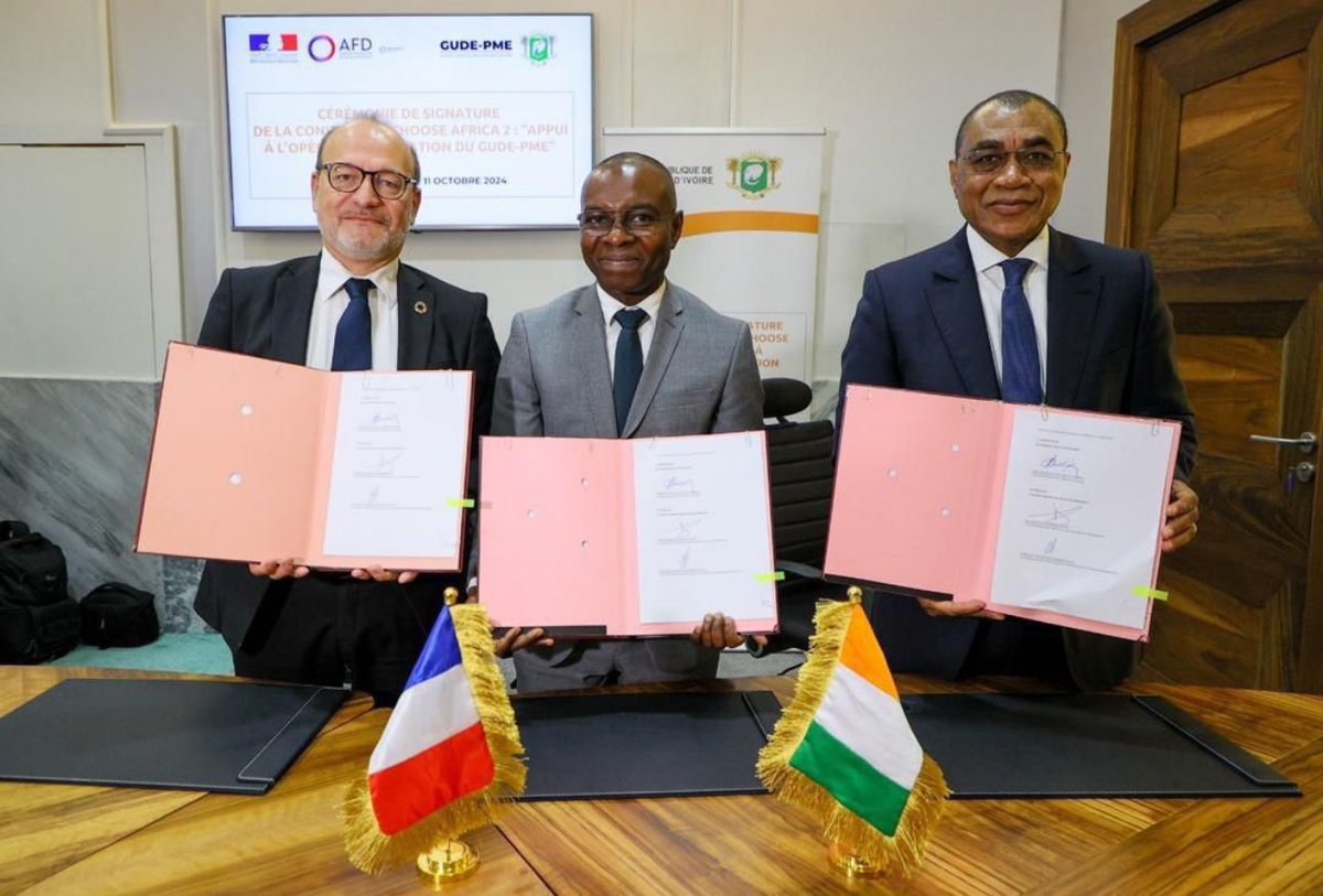 RomainRegulaire's tweet photo. La Côte d’Ivoire 🇨🇮 devient le 1er bénéficiaire de Choose Africa 2➡️financement de 80M€ de l’@AFD_France pr l’#entrepreneuriat
✅ Accompagnement des politiques publiques🇨🇮 de soutien au secteur privé 
✅ Renforcement de l’accès au crédit
✅ Assistance technique https://t.co/wiiOov40rl