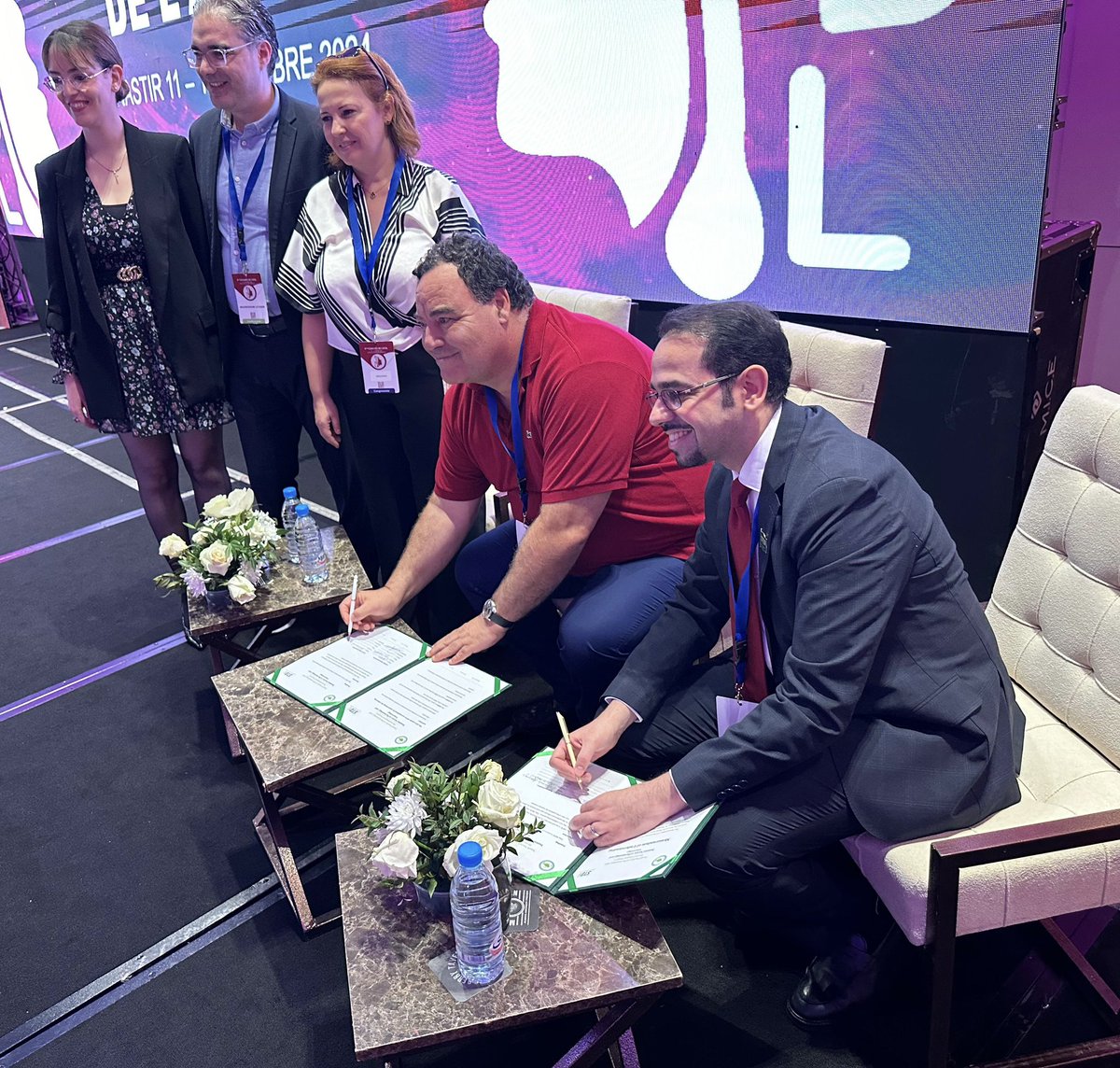 يسعدنا الإعلان عن توقيع مذكرة تفاهم بين الجمعية السعودية لأمراض وجراحة الجلد (SSDDS) و الجمعية التونسية للأمراض الجلدية والتناسلية (STDV).

سيسهم هذا التعاون في تعزيز تبادل المعرفة والمبادرات المشتركة ودعم الأعضاء في تطوير مجال الأمراض الجلدية وتحسين رعاية المرضى.