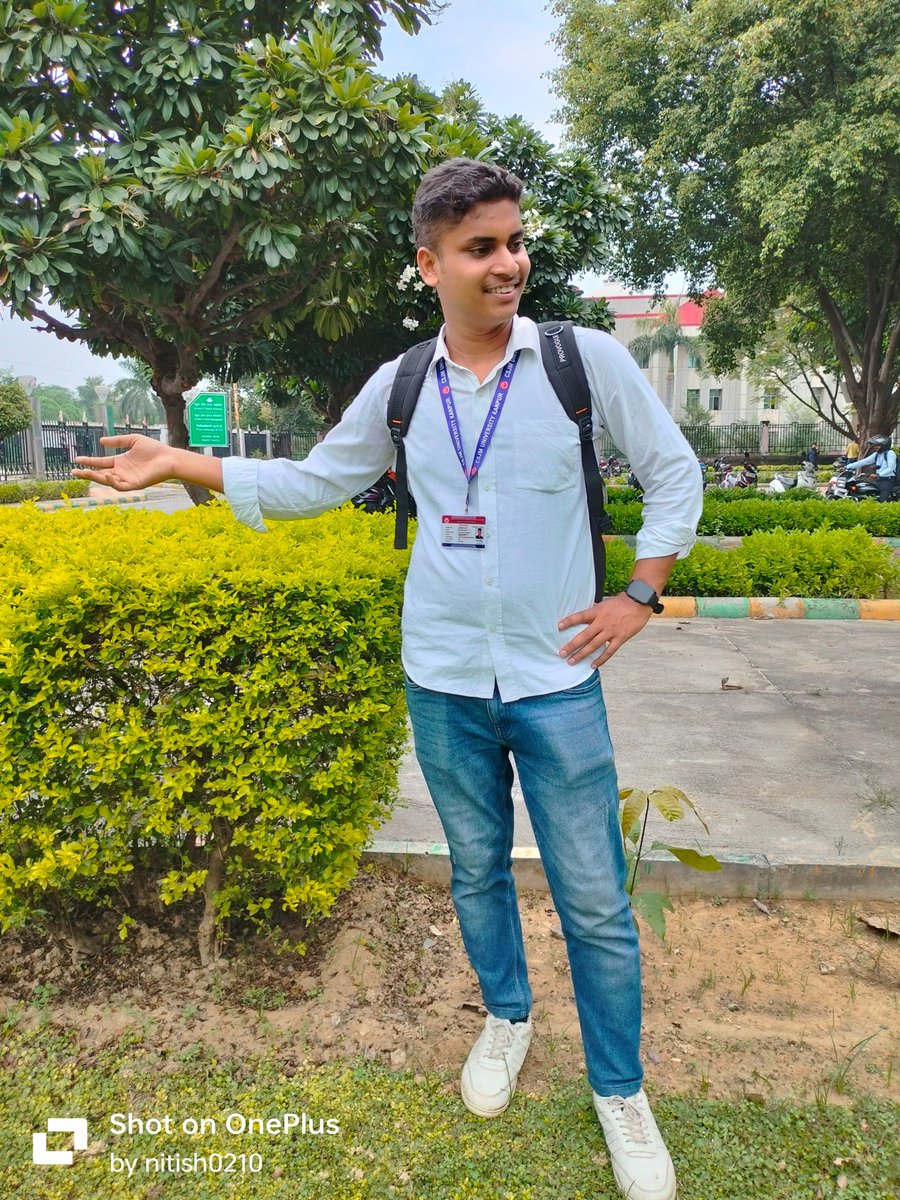 saurabh4u_'s tweet image. छोटे पल,बड़ी यादें—
#यूनिवर्सिटी की 
ज़िंदगी अद्भुत है।
#saurabh4u