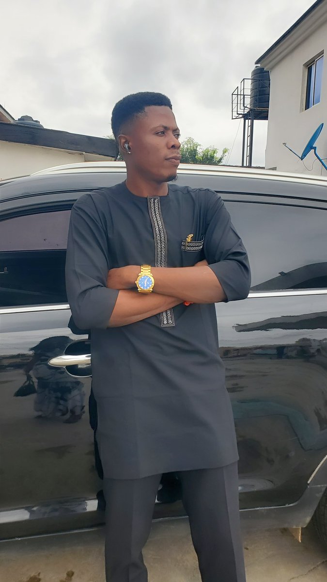 Yeah guys I met a wonderful fashion Designer🥰❤️

Thank you @Omahh_1 for making me look outstanding 💪

Satisfied 💪🤗