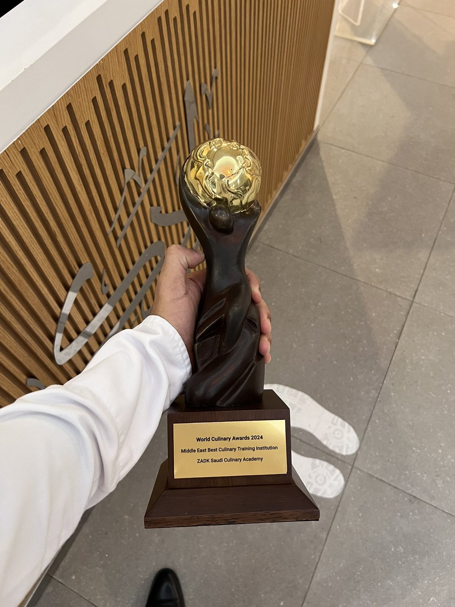 ra_solmi's tweet photo. The Award for Best Culinary Arts Academy in the Middle East goes to the Saudi Academy of Culinary Arts, 'ZADK’ .

With the Chairman ambassador of success, Msr. Rania Moualla .
@ZADK_Saudi https://t.co/kXEz2HNHe5