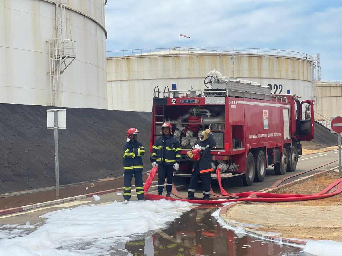 Grâce au projet 🇪🇺 SAFETIC un exercice incendie a été mené à la GESTOCI. La réactivité est primordiale dans ce genre d’incidents; grâce à tous les intervenants (GSPM, PN, GN) l’incendie a été maitrisé en 80’, avec 3 blessés pris en charge et aucun dégât aux installations. Succès!