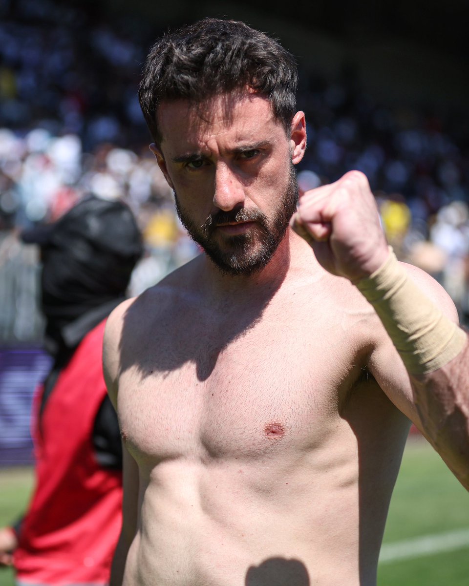 RodrigoMG079's tweet photo. Buenos días a todos los obreros y obreras ,gente del pueblo trabajadora que saca este país adelante con trabajo honrrado.
A mí gente #Colocolina de corazón
#VamosColoColo
#BuenosDiasColocolinos https://t.co/E5oEB9Z0q8
