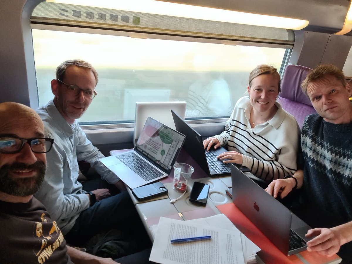 OneHealthEnto's tweet image. We have arrived at ESOVE! Looking forward to a fun week full of vector biology. Members of our OHE team will be presenting and brought posters. We'll keep you updated and hope to see you in person 😁. #esove2024 #esove #onehealthentomology