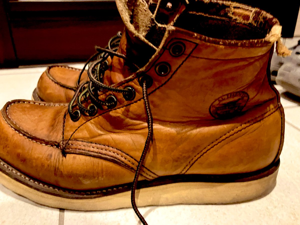 今日はレッドウイング875
今シーズン初犬刻印🥾
カサカサだったから、オイル入れなきゃ！