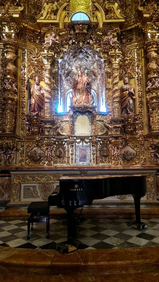 Este viernes, en la capilla del Palacio de San Telmo, tendrá lugar un concierto del alumnado de nuestra Academia de Estudios Orquestales que interpretará un repertorio de piano con composiciones de Mozart, Chopin o Debusy, entre otros.

Localidades, a través de nuestra web.