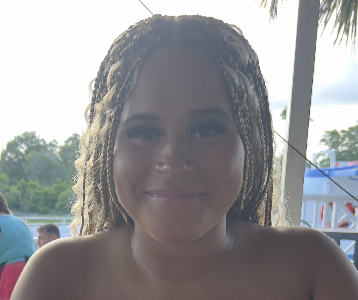 Happy 18th Birthday Ava ⁦<a href="/avagrayy_/">Ava gray</a>⁩