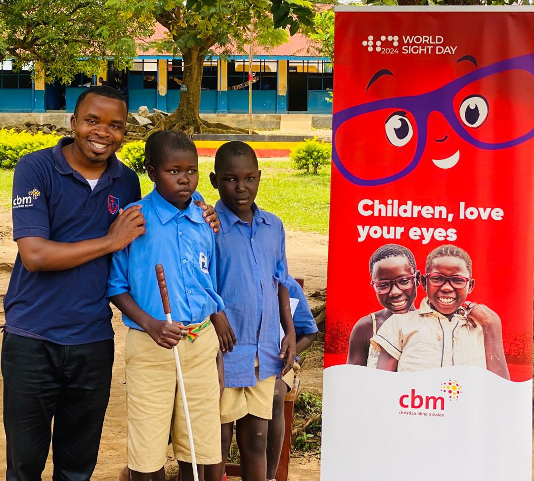 Happening now in Arua west Nile. Mengo team is carrying out a school screening at the same time a community eye screening at OPM grounds. The team is also line listing patients for eye surgery.
#MengoEyehospital
#MengoCares
#WorldSightDay