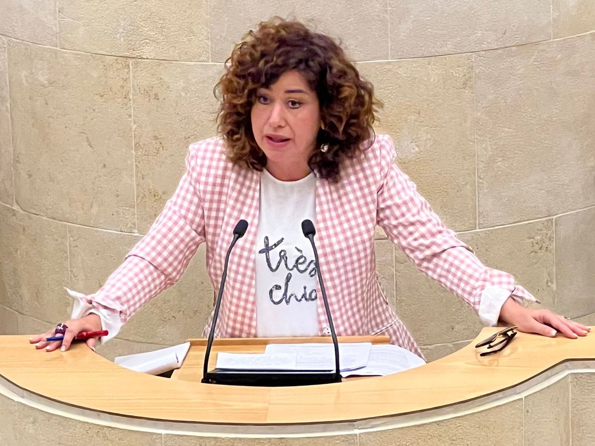 Con respecto a la caza, hay que lograr un equilibrio de manera controlada y responsable de la población del lobo para el mantenimiento de la diversidad y no dañar el ecosistema.

🏛️<a href="/EvaSalmonCalva/">Eva Salmon Calva</a> 
#plenocan