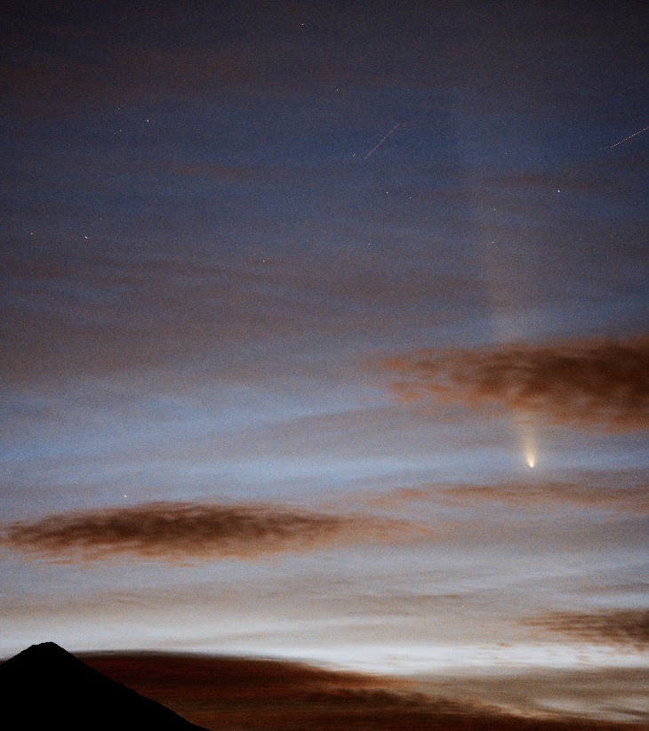 <a href="/AJ_Robles/">Antonio J Robles 🇪🇸</a> <a href="/MeteoSantFost/">MeteoSantFost</a> 4) SI TENÉIS UNA CÁMARA FOTOGRÁFICA os invitamos a que hagáis como el astrofotógrafo Enol Matilla que nos envía esta icónica imagen del #cometa #Tsuchinshan_ATLAS captado desde #Tenerife, #IslasCanarias  sobre el #Teide
Podéis seguirlo en <a href="/AstroBin_com/">AstroBin.com</a>🤩☄️
astrobin.com/users/Boreack/