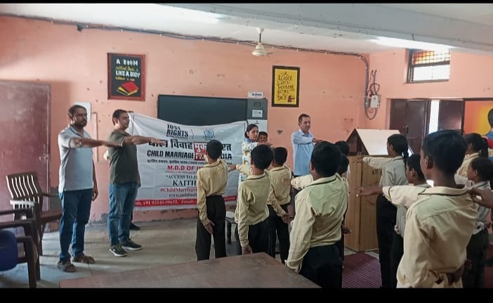 child_haryana's tweet photo. Child Marriage isolates young children, making them dependent and helpless. So, EDUCATE YOUR CHILDREN for their better future.
MDD OF INDIA (KAITHAL) organized a campaign in Kaithal to create awareness about child marriage.
#betibachaobetipadhao
#BalVivahSeAzadi
#kscfindia https://t.co/yz27g1wnQY