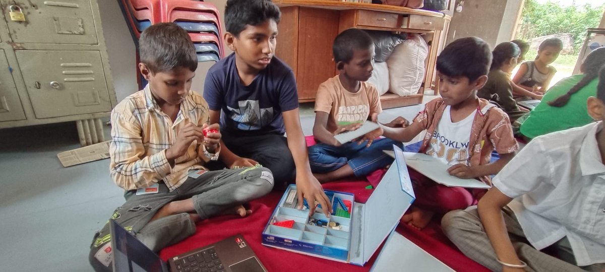 VaaniDCF's tweet image. 📷 Explore the wonders of STEM with VAANIDCF &amp;amp; STEMLABS!
STEM-education opens doors to endless possibilities, We&apos;re passionate about nurturing young minds through hands-on learning and discovery.
#Walkwithvaani #STEMlabs #STEMEducation #ScienceTechnologyEngineeringMathematics