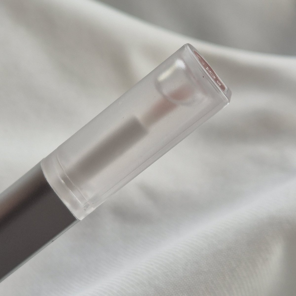ppxxixxm's tweet photo. ☁️ ส่งต่อ 4U2 MY MATE GLOSS &amp; MATTE LIP♡ 
No.15 

120.- (ส่งฟรี) 

#4u2 #ส่งต่อ4u2 #ส่งต่อgala #ลิปgala #ส่งต่อlaglace #ส่งต่อคสอมือ2 #ส่งต่อเครื่องสําอาง #ส่งต่อคสอมือสอง #ส่งต่อเครื่องสําอางค์ #ส่งต่อคสอ #คสอมือ2 #คสอมือสอง #ส่งต่อลากลาส #ส่งต่อสกินแคร์ https://t.co/Q5Mxs0utG1