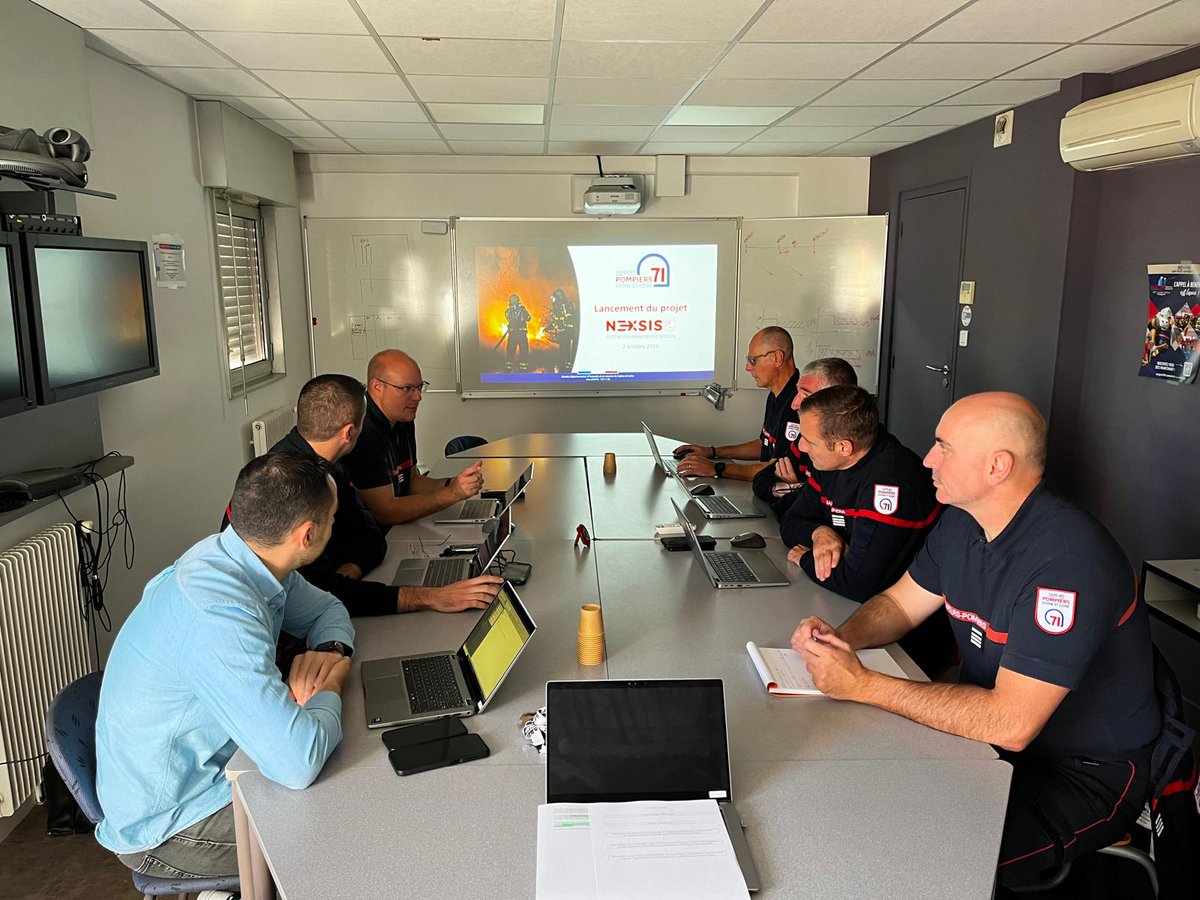 #NexSIS | Coup d’envoi du chantier <a href="/NexSIS18_112/">NexSIS 18-112</a> au <a href="/SDIS71/">Sapeurs-pompiers de Saône-et-Loire</a> !
Développé par <a href="/ANSC_Fr/">Agence du numérique de la sécurité civile</a>, le programme #NexSIS vise à uniformiser les systèmes d’information &amp; commandement des services d’incendie et secours.
Un projet majeur de 2 ans pour la <a href="/saoneetloire/">Saône-et-Loire</a> avec bascule prévue fin 2026