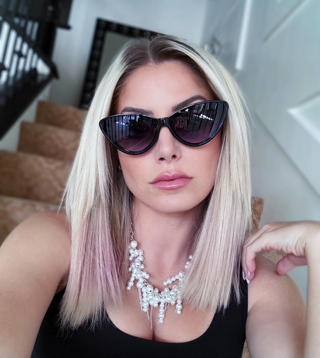 Mandy❄️❄️🐰🐰 (FAKE) tweet media