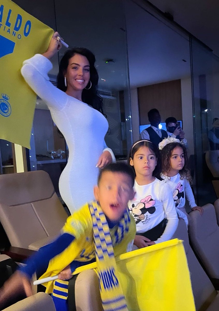 Who all are missing the AlNassr game 💛