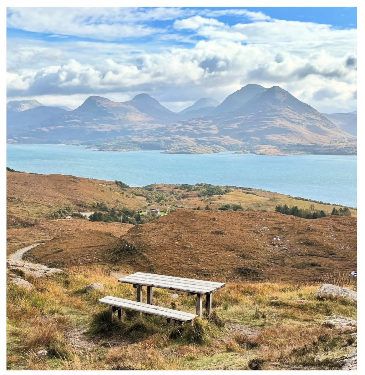 SpectacularScot's tweet image. Bealach Na Gaoithe Viewpoint in Torridon from a few days ago, what a stunning view toward Beinn Damh.