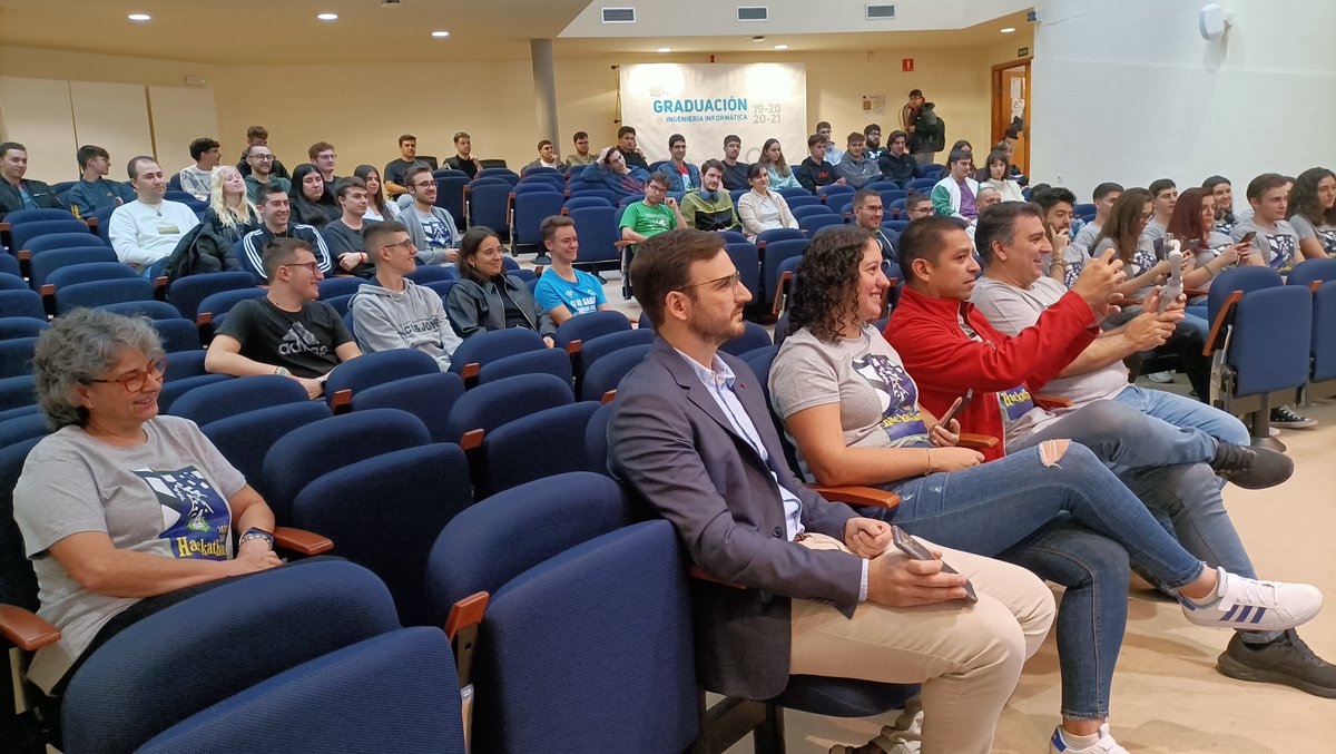 🚀Comienza #SantaTecla2024. Cambiamos aulas y laboratorios x el hall, el patio, la nube...
Cambiamos clases x competiciones, juegos, talleres, cultura, deporte...
📌Hoy #Hackaton 🧑‍💻, con XI ediciones <a href="/hackathonESI/">Hackathon 2025</a>
📌Y luego cine 🎥+palomitas (gratis)+debate
#beESI
🙏Organizadores