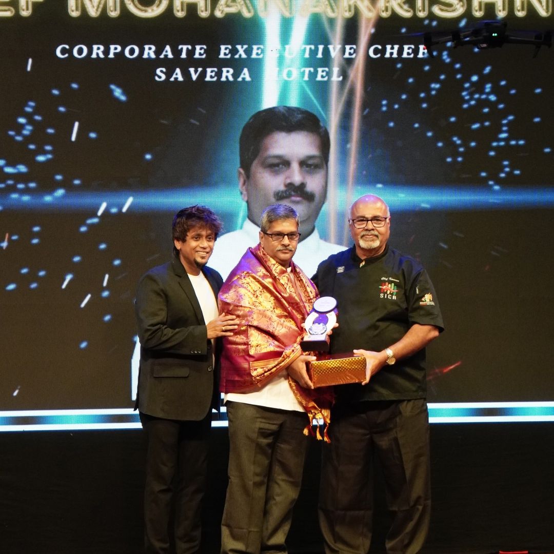 SaiInstitution's tweet image. A big thank you to Chef @boopesh_pichaimani for being the Chief Guest at Sai Institutions' 14th Annual Convocation &amp;amp; Freshers Day 2024! 🎓 Your support and inspiring words made the day extra special. We truly appreciate it, sir!
-- Management

#boopeshpichaimani #boopesh #drchef