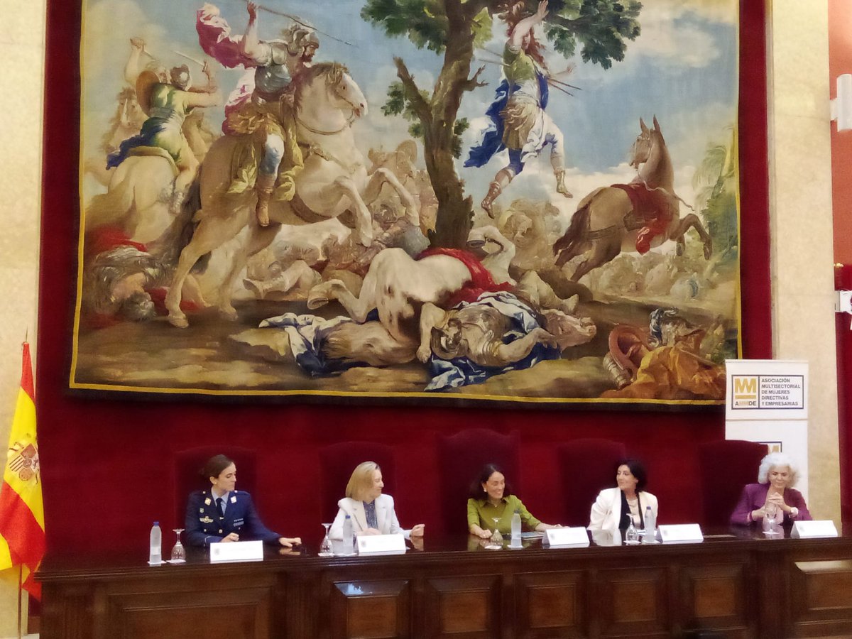 🔴#PremiosAMMDE | Amparo Moraleda, consejera de <a href="/Airbus/">Airbus</a>: "La humildad y la confianza son dos características importantes que tienen que tener los líderes" <a href="/AMMDE_/">AMMDE</a>