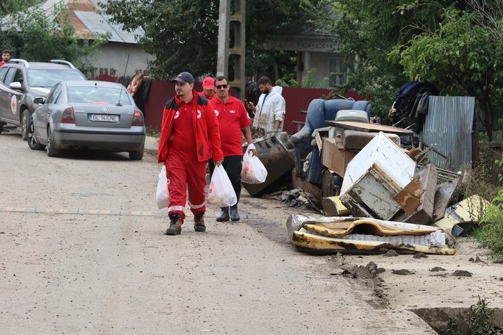 Christie J. Edwards, JD, LLM (she/her) (@cjoye7) on Twitter photo Severe flooding has affected over 300,000 people in Romania, Poland and Czechia. <a href="/IFRC/">IFRC</a> released over 1 million CHF from the #DREF to help:
🇷🇴<a href="/RedCrossRomania/">Romanian Red Cross (Crucea Roșie Română)</a>: 460k+ CHF
🇵🇱<a href="/PolskiCK/">Polski Czerwony Krzyż</a>: 360k+ CHF
🇨🇿<a href="/CCK_Tweetuje/">Cesky cerveny kriz</a>: 270k+ CHF
Let's work together to help those in need. Severe flooding has affected over 300,000 people in Romania, Poland and Czechia. <a href="/IFRC/">IFRC</a> released over 1 million CHF from the #DREF to help:
🇷🇴<a href="/RedCrossRomania/">Romanian Red Cross (Crucea Roșie Română)</a>: 460k+ CHF
🇵🇱<a href="/PolskiCK/">Polski Czerwony Krzyż</a>: 360k+ CHF
🇨🇿<a href="/CCK_Tweetuje/">Cesky cerveny kriz</a>: 270k+ CHF
Let's work together to help those in need.