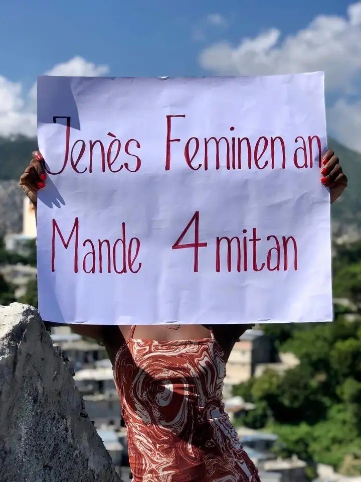 BeaussejourFils's tweet photo. Lasosyete nou nan ...😂😂😂
Fwa sa y ap resi fini ak jenès maskilen an 😂😂 https://t.co/v8kAYg0l55