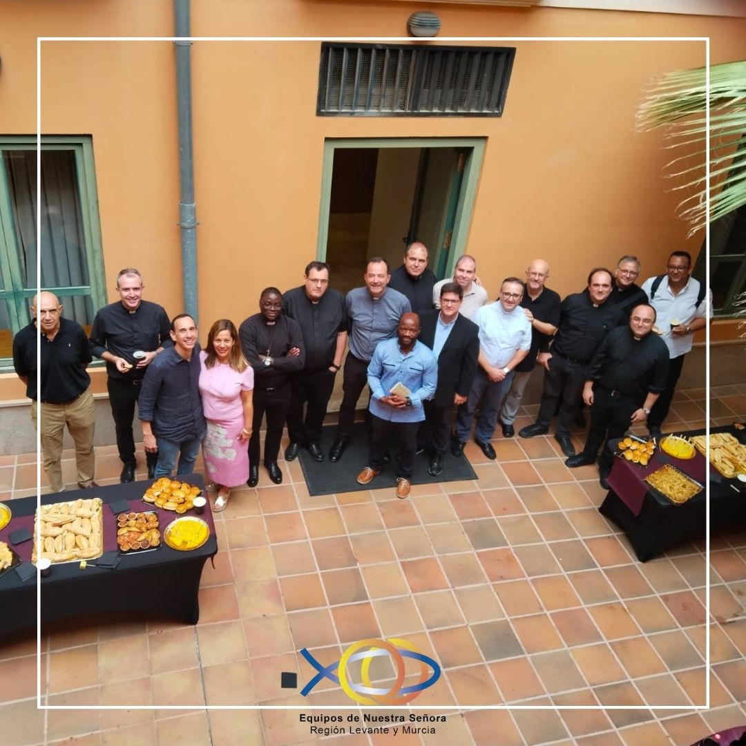 ENSLevante's tweet photo. La semana pasada se celebró la Jornada de Consiliarios. Una oportunidad para encontrarse con el nuevo consiliario y el matrimonio responsable regionales y compartir experiencias y sugerencias. Damos gracias a Dios por la disponibilidad y acompañamiento de nuestros sacerdotes. https://t.co/pxcni86x2U