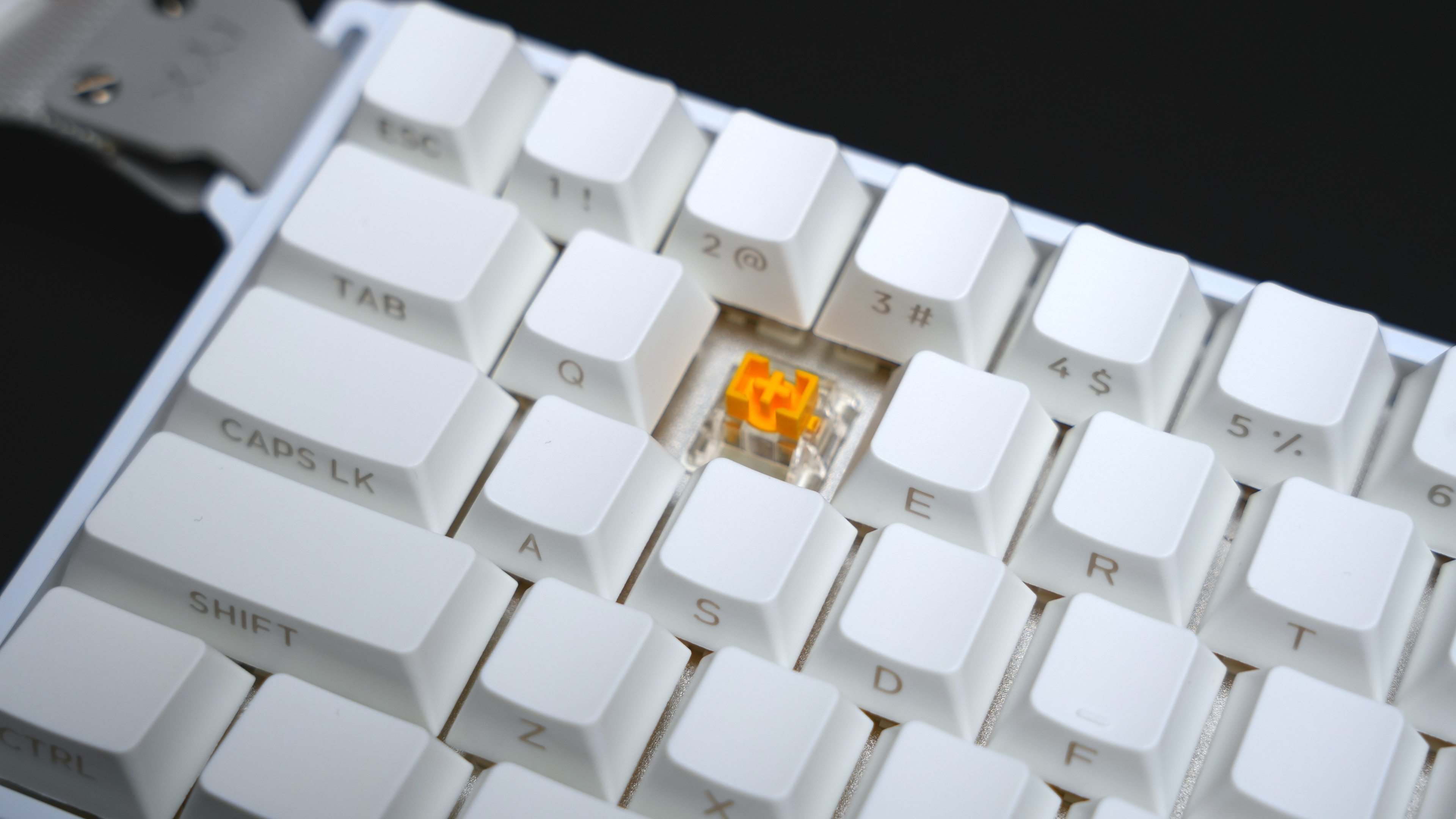 🌸🎮 話題のラピッドトリガーキーボードでコスパ良し✨️『 IYX