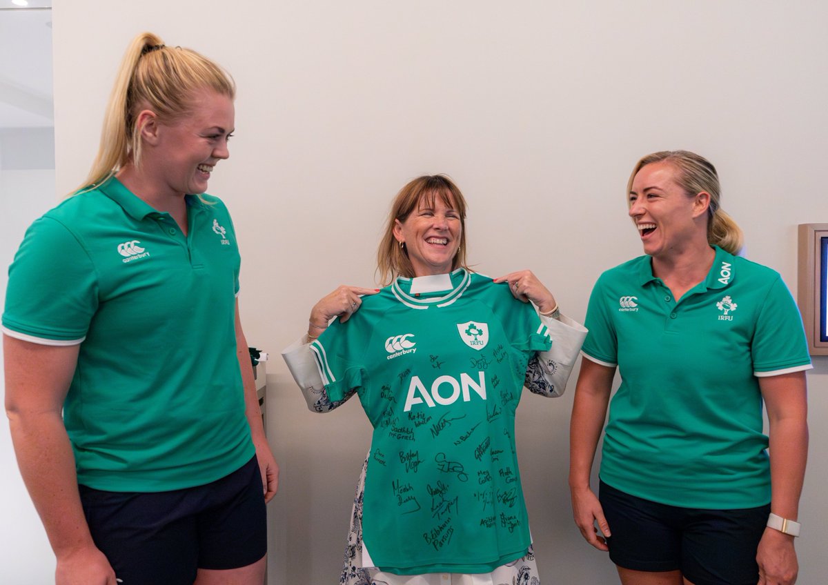 IrelandEmbUAE's tweet photo. Last year Amb Milton had the honour of meeting an inspiring group of women dedicated to establishing Ireland as a leader in women's rugby. A year on, they’ve proven their talent and determination with an impressive 2nd place finish at @WXVRugby! 💪🏉💚
#irishrugby @IrishRugby https://t.co/Z0DlvVDQYb