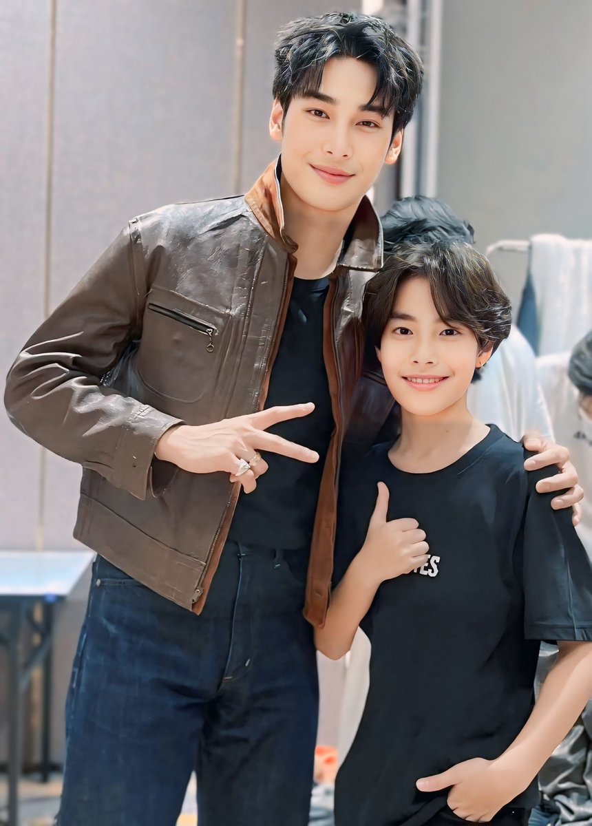 *･゜ﾟ*:.｡..｡.:*#ApoNattawin*:.｡. .｡.:*･゜ﾟ･*
                    ♡<a href="/Nnattawin1/">Nnattawin</a>♡

Kinnporscher                     4M fanmeeting