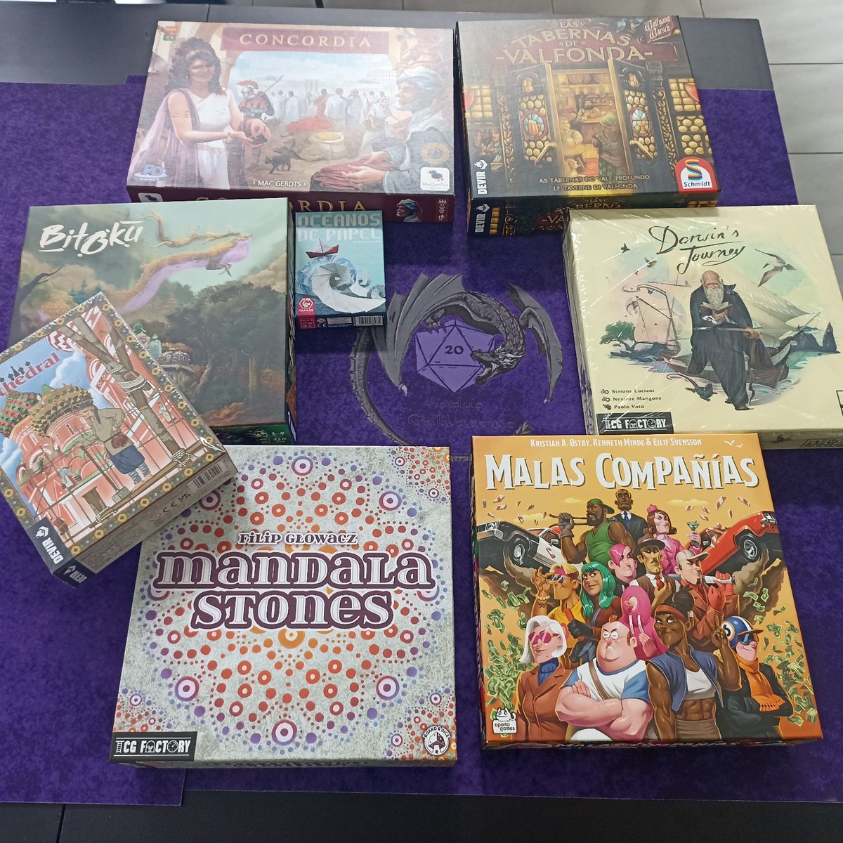¿Un mejor plan de domingo? ¡Difícil!

Ayer disfrutamos de un día increíble en la asociación. Aunque nuestras estanterías están llenas de juegos, no pudimos resistirnos a traer aún más para tener donde elegir. Porque, por mucho que tengamos, ¡siempre hay espacio para más juegos!